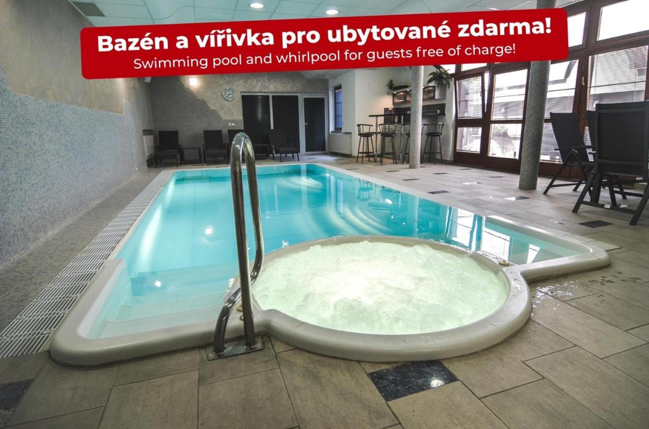 Penzion Pod Radnici Hustopeče エクステリア 写真