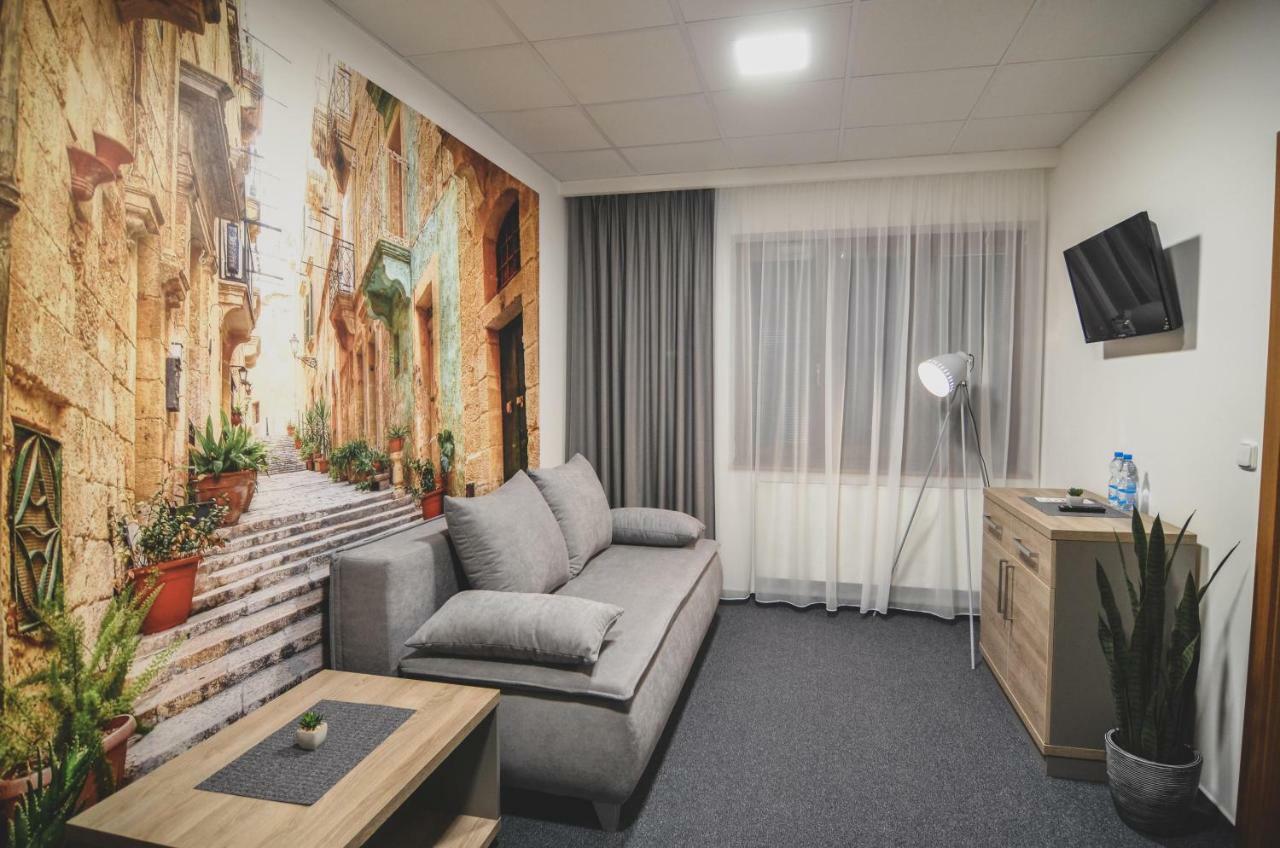 Penzion Pod Radnici Hustopeče エクステリア 写真